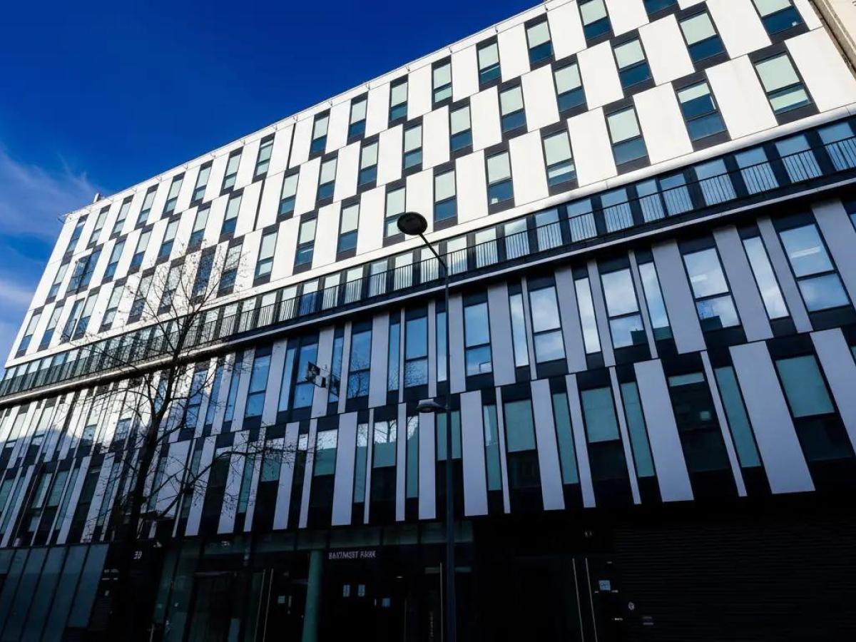 法国ILCI官网展示的Villejuif校区所在建筑外观，仅作院校识别，不代表具体项目授课地点或出境要求。