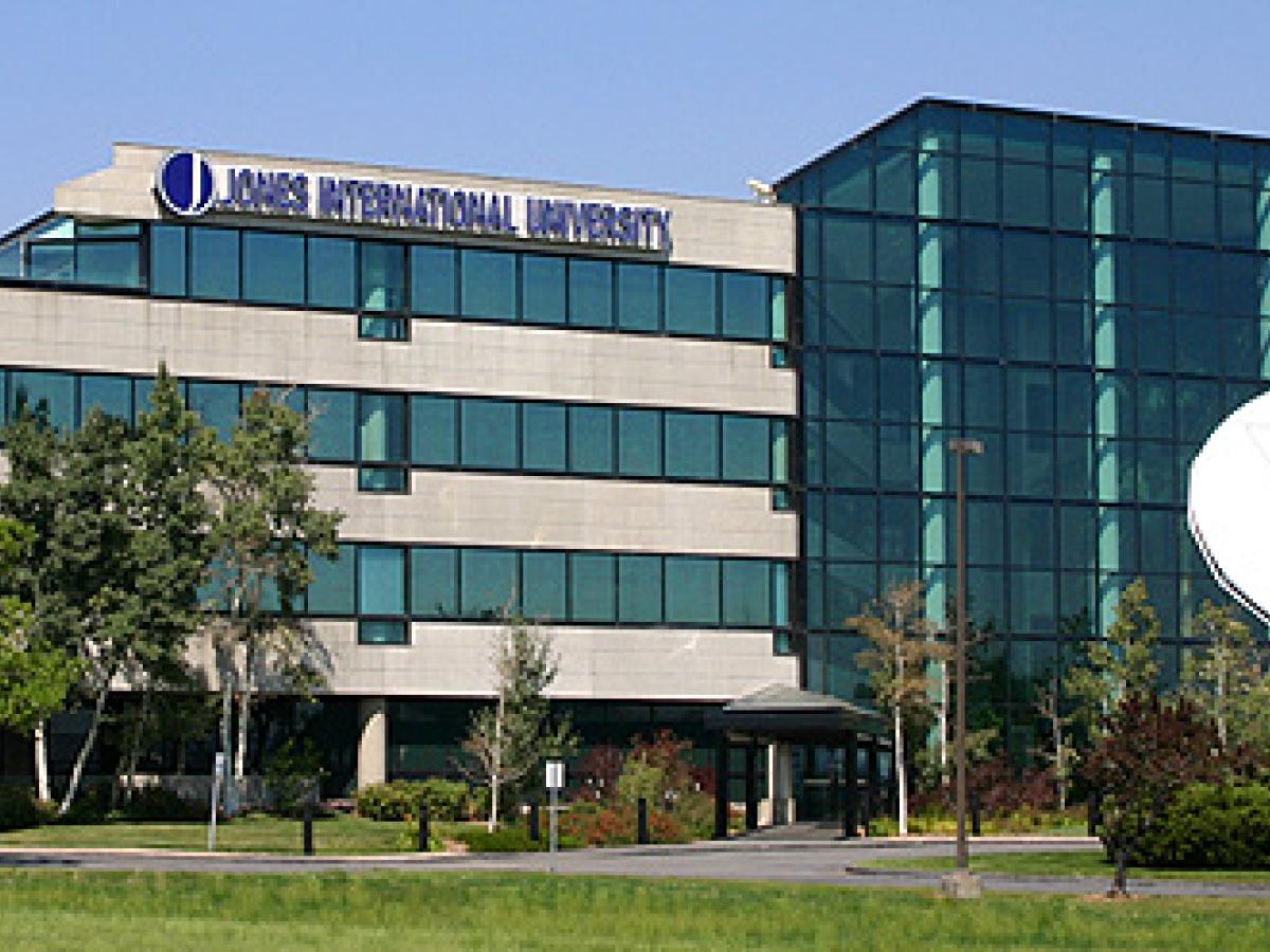 Jones International University历史建筑照片（2009年已上传），仅用于名称与历史机构识别，不代表当前项目授权、招生状态或授课地点。