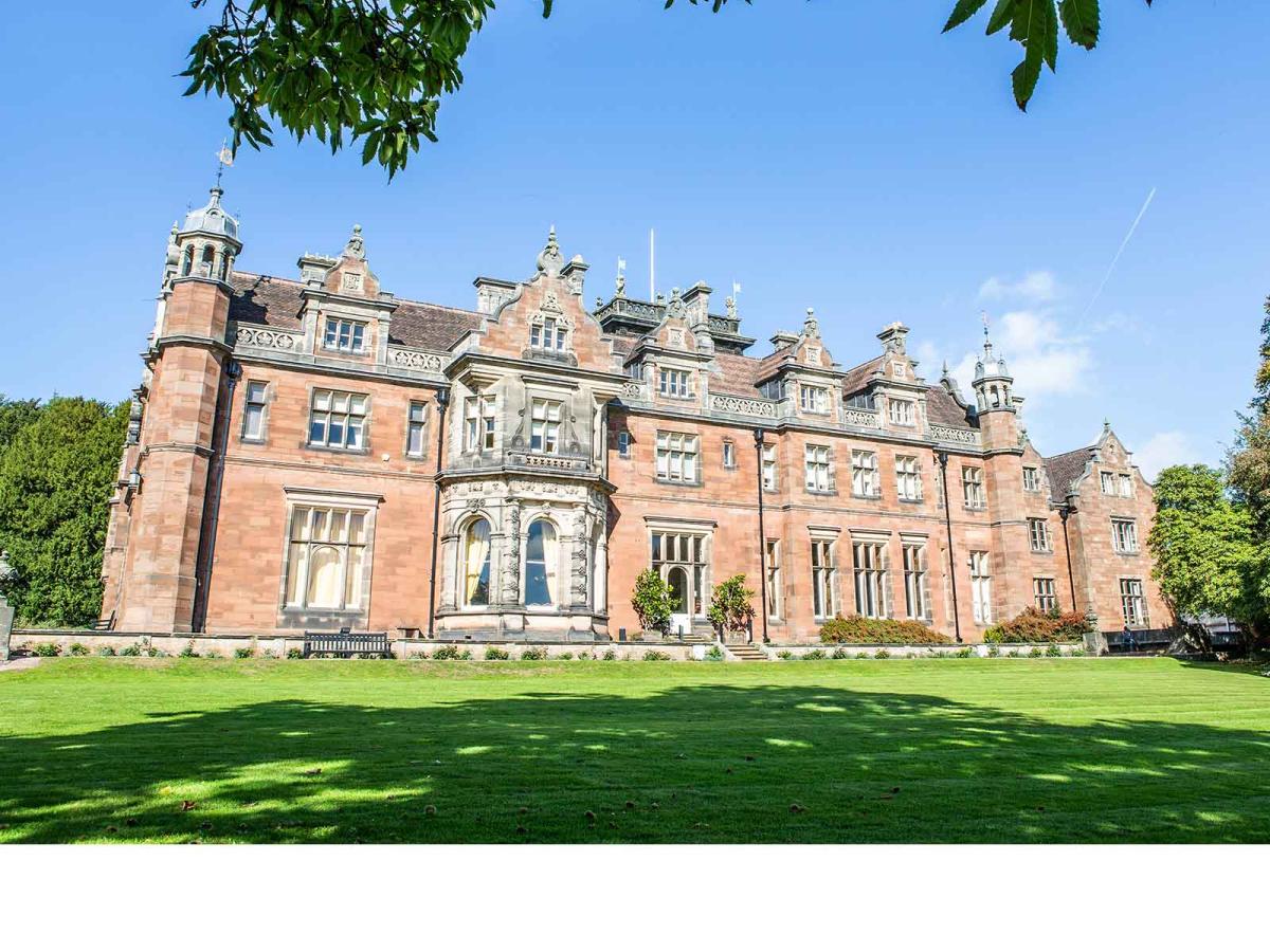 英国基尔大学官网Keele Hall建筑外景，仅作院校识别，不代表具体项目授课地点或出境要求。