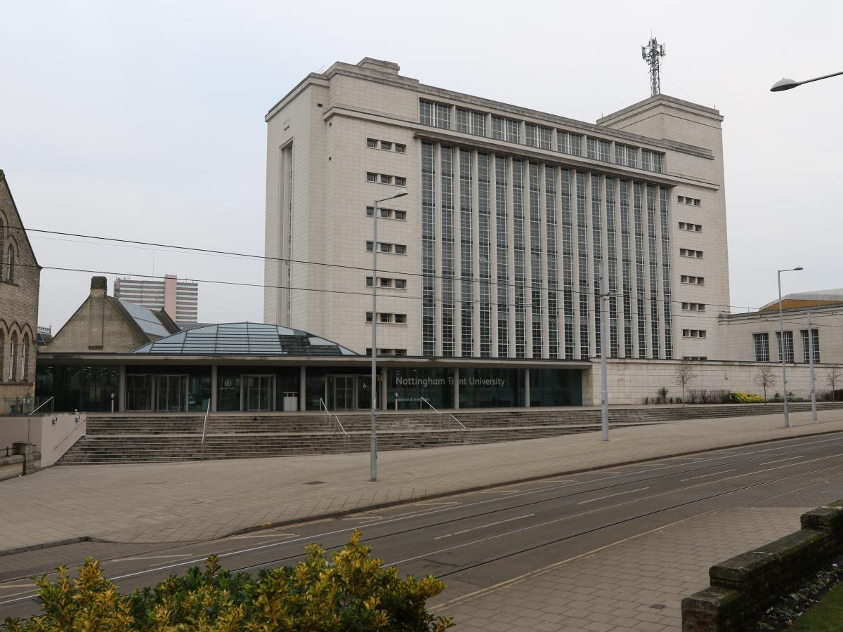 英国诺丁汉特伦特大学 Newton Building 建筑实景（2018年历史照片），仅作院校识别，不代表具体项目授课地点或出境要求。