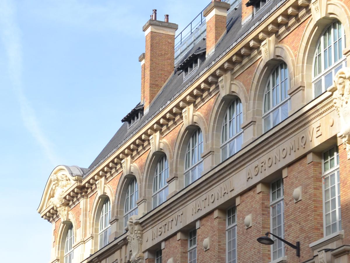 法国巴黎商学院Paris School of Business官网Le Delta共享校区建筑外观，仅作院校识别，不代表具体项目授课地点或出境要求。