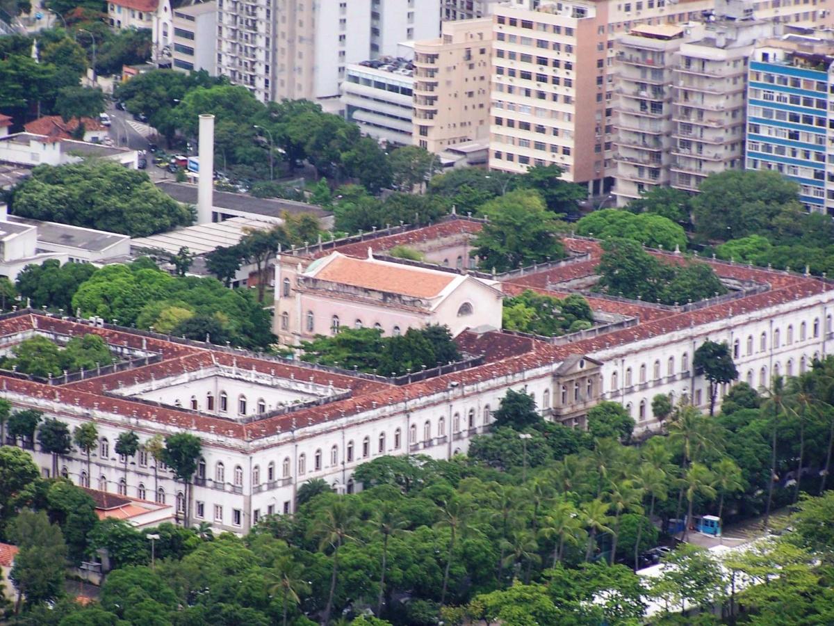 巴西里约热内卢联邦大学 Praia Vermelha 校区大学宫实景（历史资料照片），仅作院校识别，不代表具体项目授课地点或出境要求。