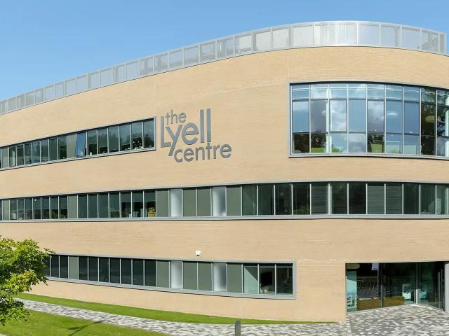 赫瑞－瓦特大学官网 Lyell Centre 建筑照片，仅作院校识别，不代表项目实际授课地点或出境要求。