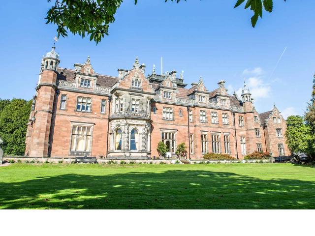 英国基尔大学官网Keele Hall建筑外景，仅作院校识别，不代表具体项目授课地点或出境要求。