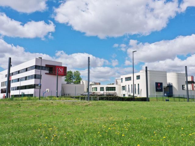 EM Normandie官网Caen校区照片，仅作院校识别，不代表项目实际授课地点或出境要求。