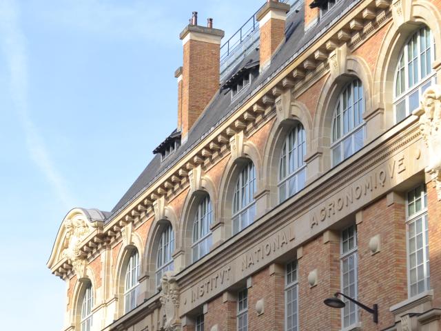 法国巴黎商学院Paris School of Business官网Le Delta共享校区建筑外观，仅作院校识别，不代表具体项目授课地点或出境要求。