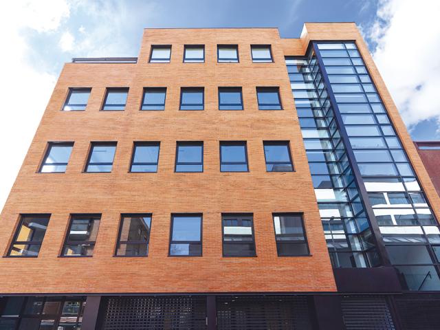 卡米洛&middot;何塞&middot;塞拉大学官网马德里北校区建筑照片，仅作院校识别，不证明具体项目实际授课地点或出境要求。